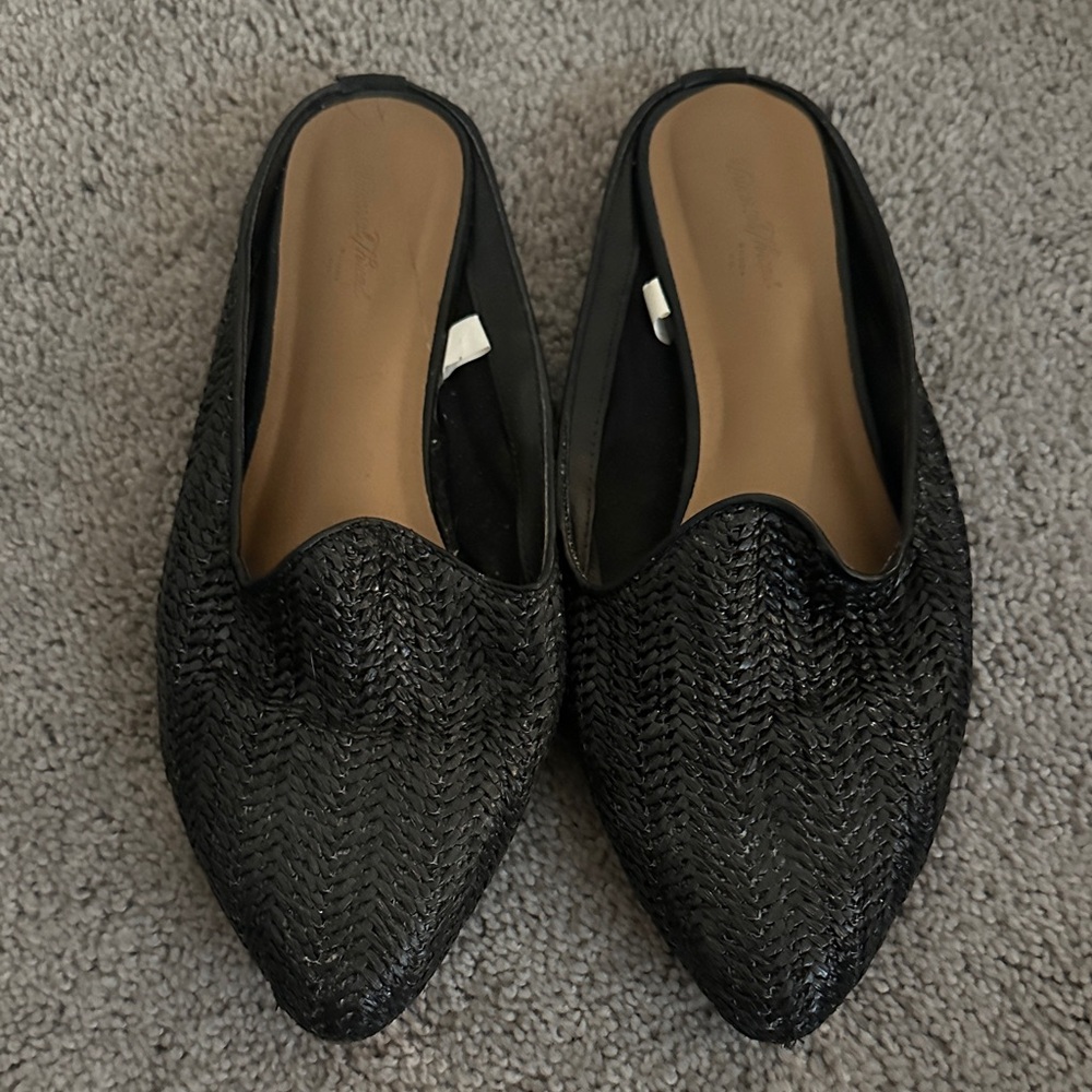 Universal Thread Black Woven Pointed Mules